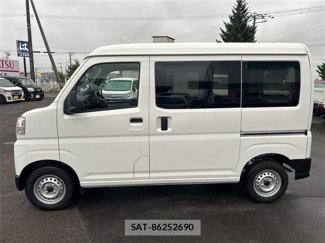 Daihatsu HIJET CARGO 2026-03 8865697-4