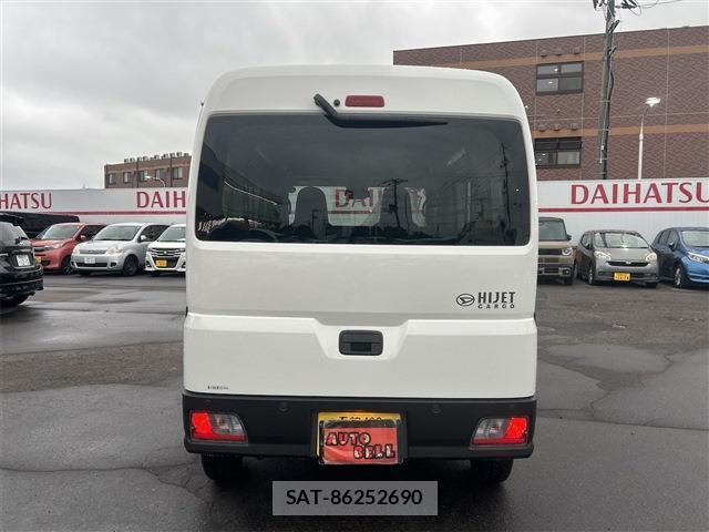 Daihatsu HIJET CARGO 2026-03 8865697-6