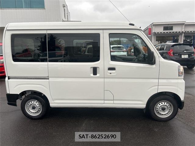 Daihatsu HIJET CARGO 2026-03 8865697-8
