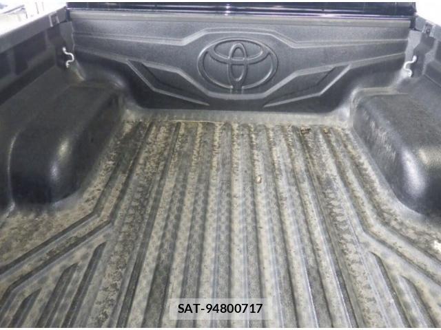 Toyota HILUX 2022-10 8865537-2