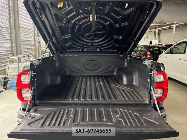 Toyota HILUX 2021-07 8865545-2