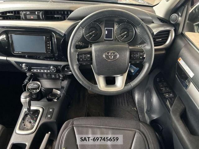 Toyota HILUX 2021-07 8865545-4