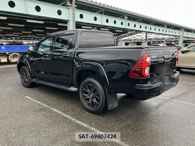 Toyota HILUX 2022-11 8866000-1