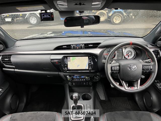 Toyota HILUX 2022-11 8866000-2