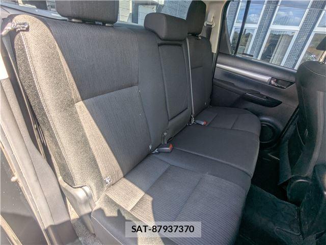 Toyota HILUX 2018-10 8866597-11