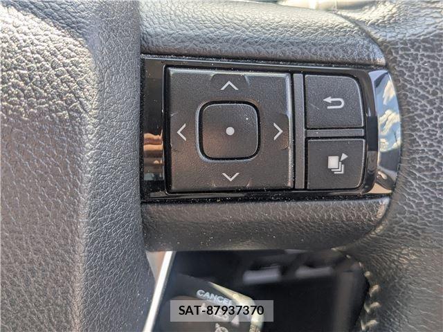 Toyota HILUX 2018-10 8866597-16