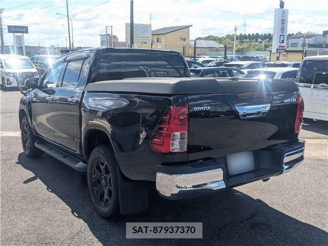 Toyota HILUX 2018-10 8866597-8