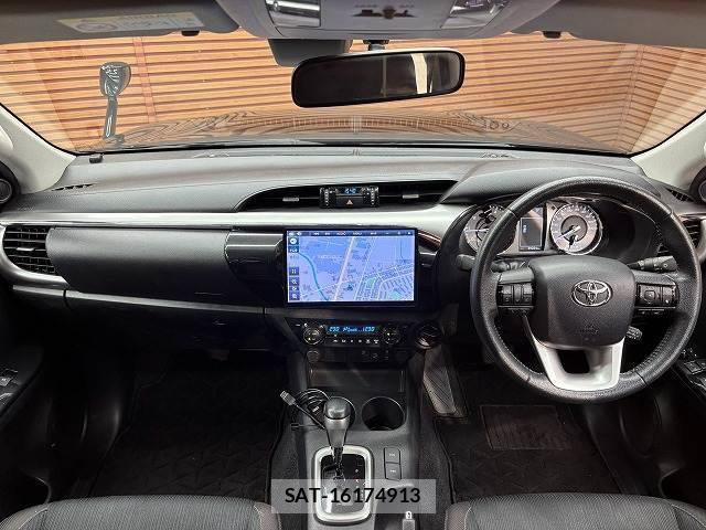 Toyota HILUX 2022-08 8866784-1