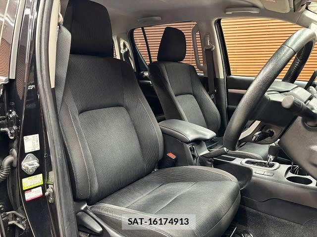 Toyota HILUX 2022-08 8866784-10