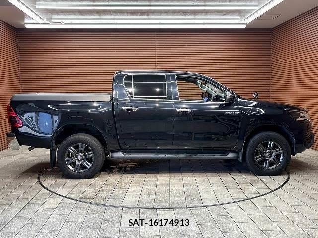 Toyota HILUX 2022-08 8866784-16