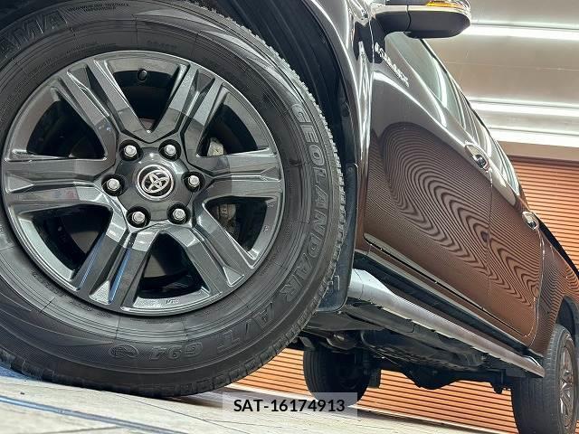 Toyota HILUX 2022-08 8866784-18