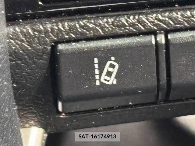 Toyota HILUX 2022-08 8866784-6