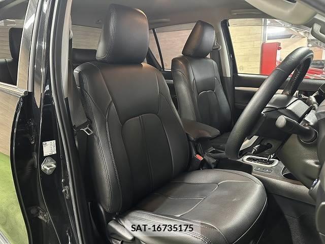 Toyota HILUX 2022-07 8867159-10