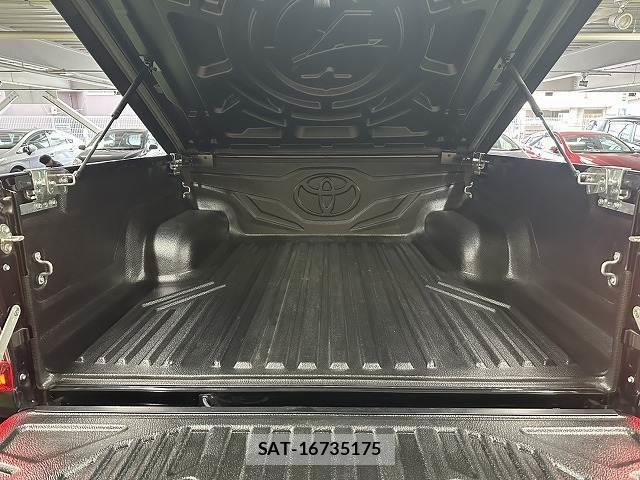 Toyota HILUX 2022-07 8867159-12