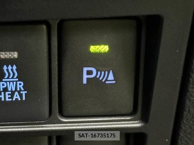 Toyota HILUX 2022-07 8867159-5