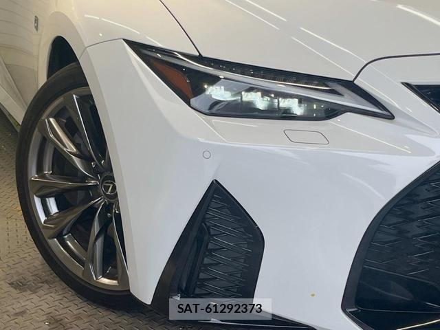 Lexus IS 2021-04 8865312-11