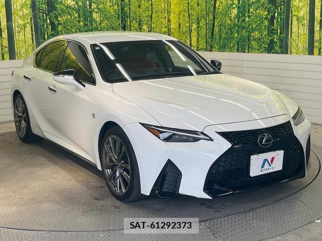 Lexus IS 2021-04 8865312-15