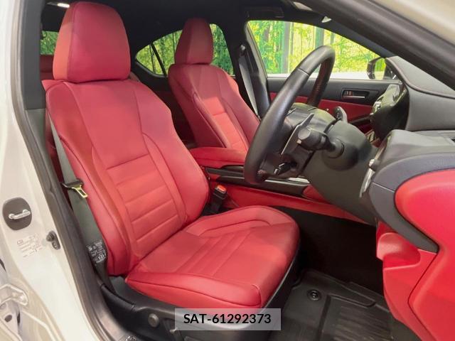 Lexus IS 2021-04 8865312-7