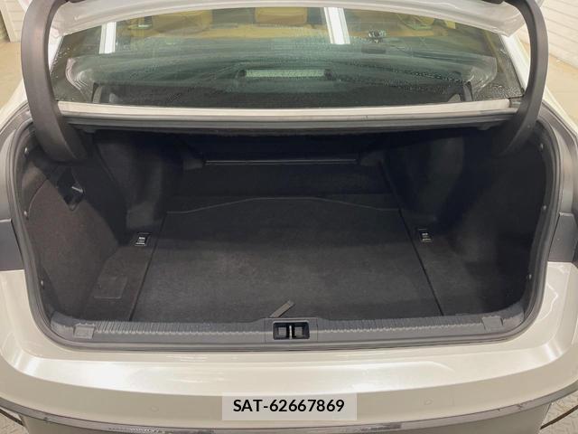 Lexus IS 2022-05 8865315-12