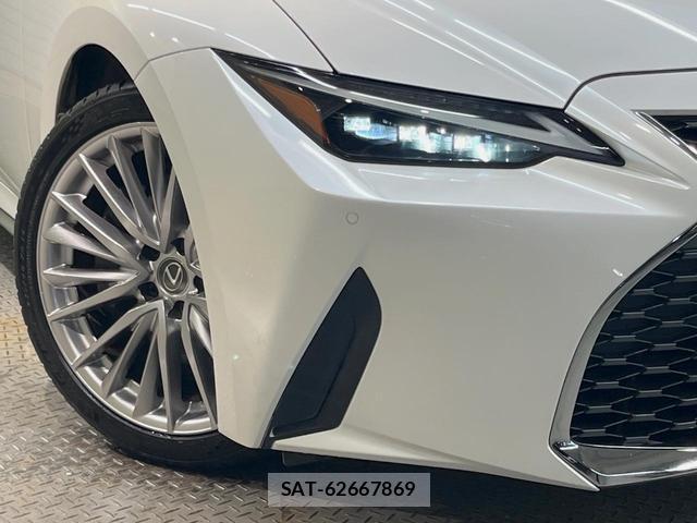Lexus IS 2022-05 8865315-14