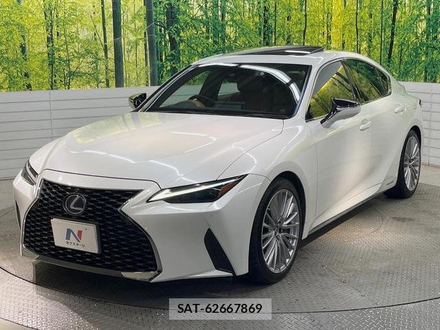 Lexus IS 2022-05 8865315-17