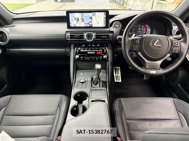 Lexus IS 2021-01 8866345-1