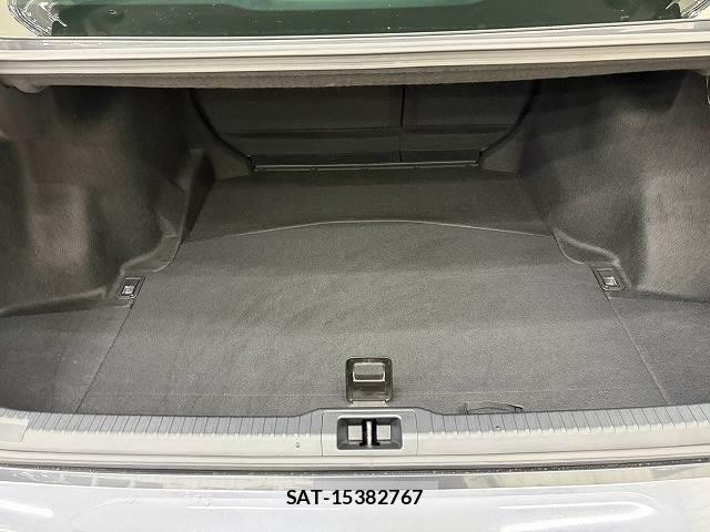Lexus IS 2021-01 8866345-12