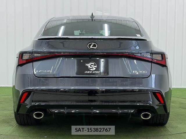 Lexus IS 2021-01 8866345-15