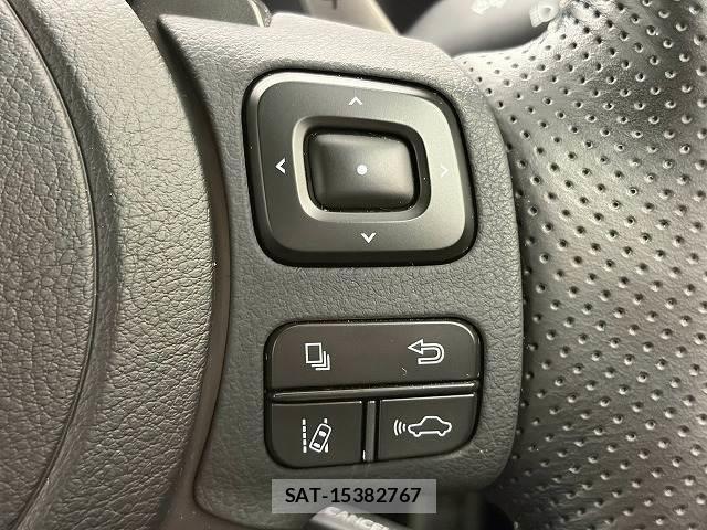 Lexus IS 2021-01 8866345-9
