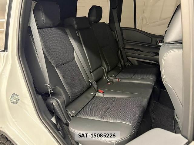 Toyota Land Cruiser 250 2024-12 8866173-10