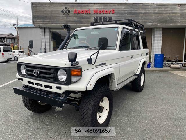 Toyota Land Cruiser 70 2004-07 8865986-0