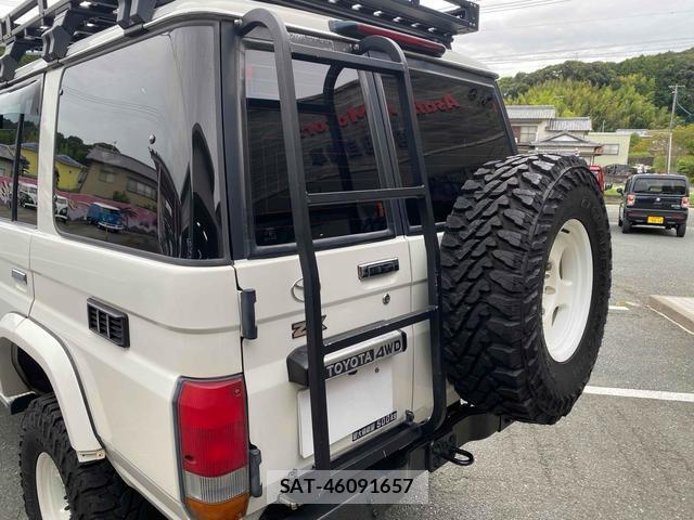 Toyota Land Cruiser 70 2004-07 8865986-10