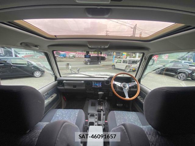 Toyota Land Cruiser 70 2004-07 8865986-12
