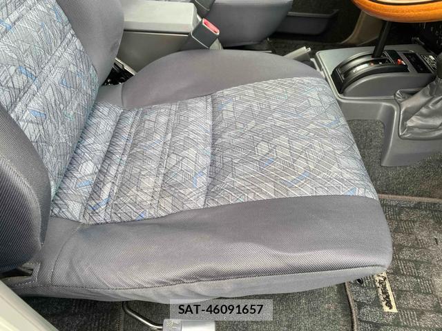 Toyota Land Cruiser 70 2004-07 8865986-14