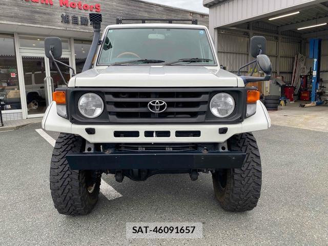 Toyota Land Cruiser 70 2004-07 8865986-2