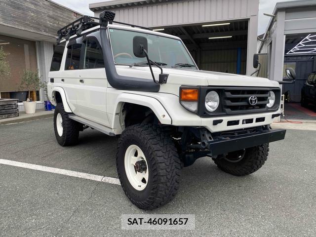 Toyota Land Cruiser 70 2004-07 8865986-3