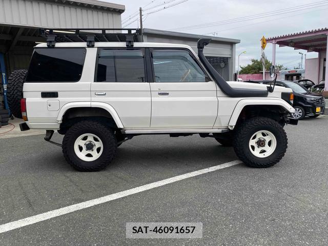 Toyota Land Cruiser 70 2004-07 8865986-4