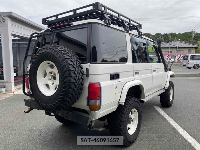 Toyota Land Cruiser 70 2004-07 8865986-5