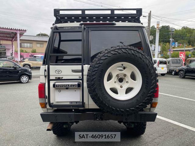Toyota Land Cruiser 70 2004-07 8865986-6