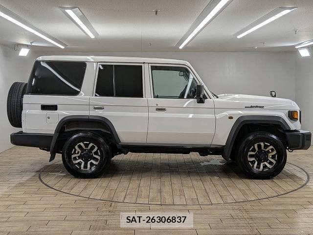 Toyota Land Cruiser 70 2024-07 8867371-17