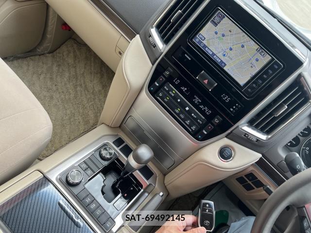 Toyota LAND CRUISER 2020-03 8865329-13