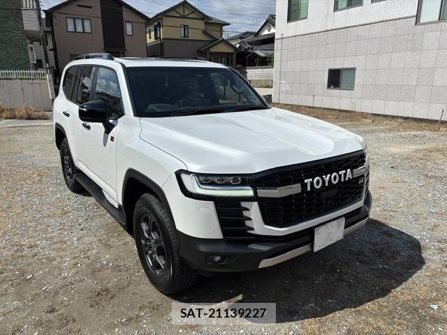 Toyota LAND CRUISER 2025-11 8865676-0