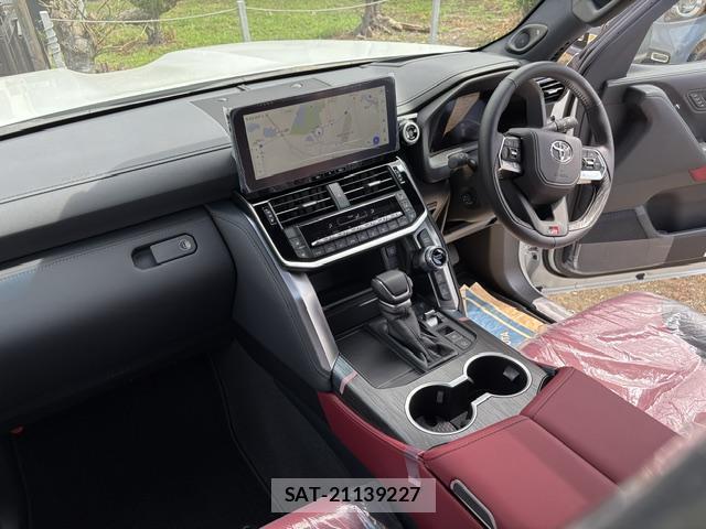 Toyota LAND CRUISER 2025-11 8865676-4