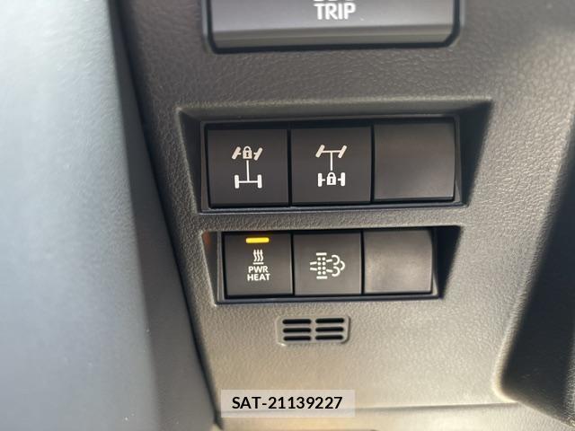 Toyota LAND CRUISER 2025-11 8865676-5