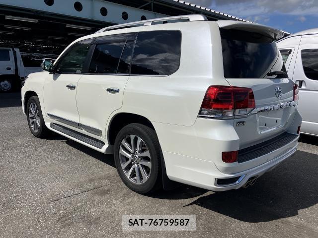 Toyota LAND CRUISER 2018-10 8865991-1