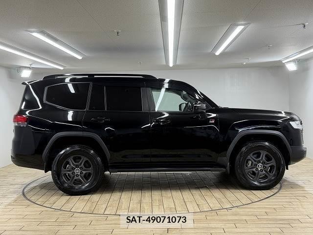 Toyota LAND CRUISER 2023-02 8867369-17