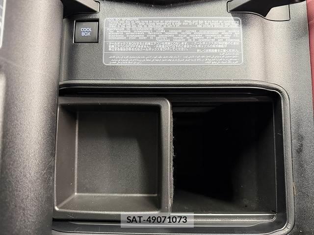 Toyota LAND CRUISER 2023-02 8867369-6