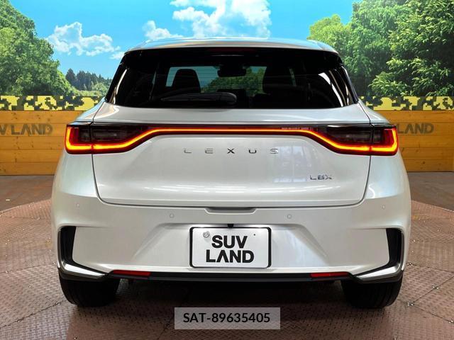 Lexus LBX 2024-02 8866092-14