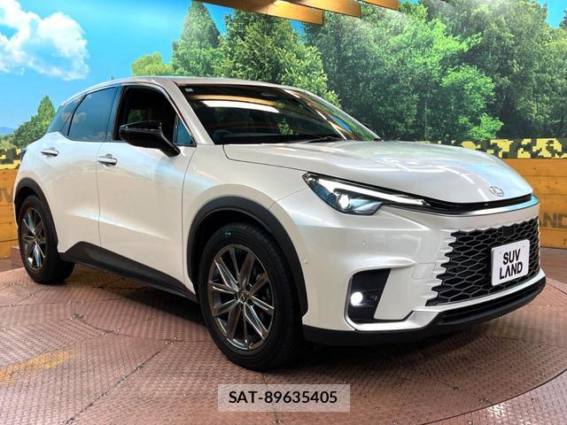Lexus LBX 2024-02 8866092-15