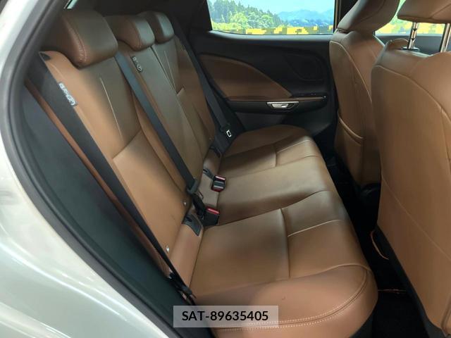 Lexus LBX 2024-02 8866092-8